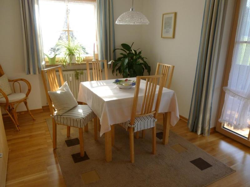 Ferienwohnung Edmeier แบร์เนา อัม คีมเซ ภายนอก รูปภาพ